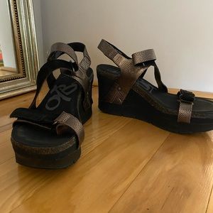 OTBT LADIES SANDALS